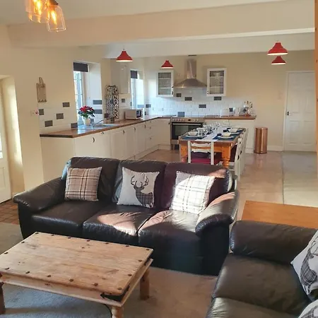 Lovely On Hadrians 12 Miles From Carlisle *