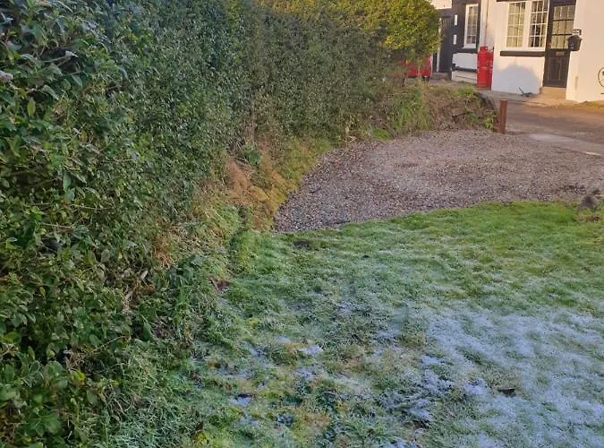 Lovely On Hadrians 12 Miles From 卡莱尔